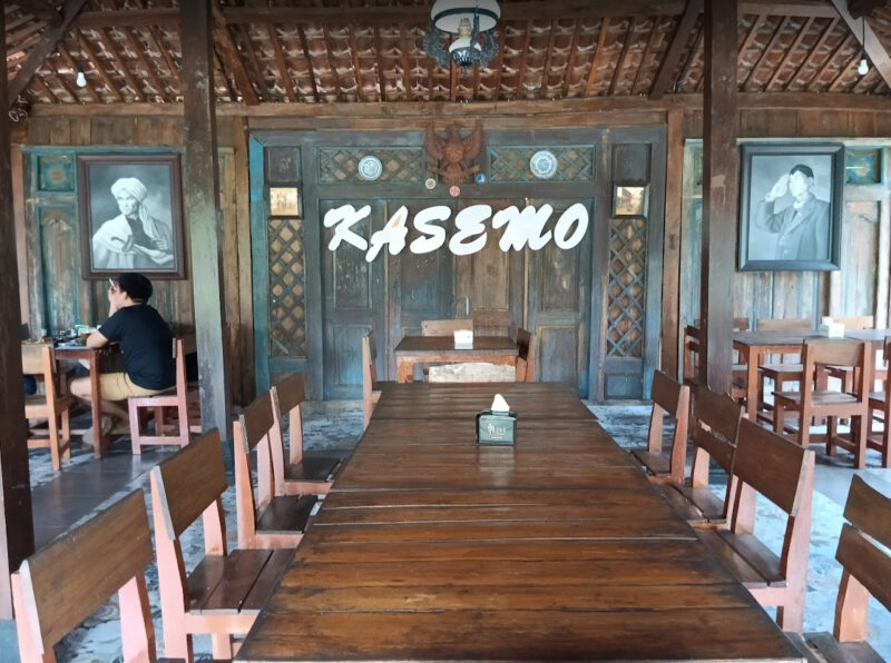 ruang pertemuan warung kasemo