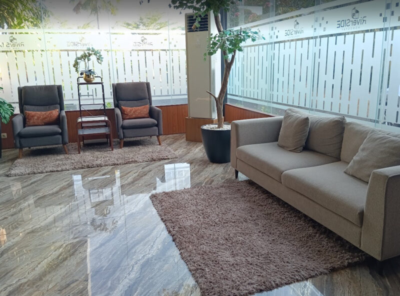 sofa lobby riverside homestay bondowoso