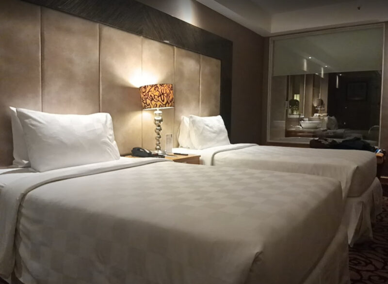 kamar hotel wyndam surabaya