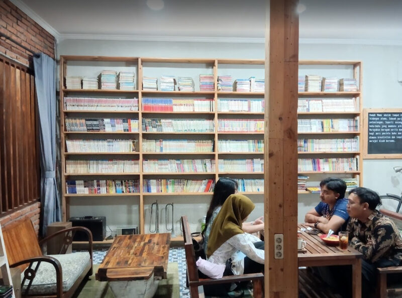 ngopi di rumah momo denpasar