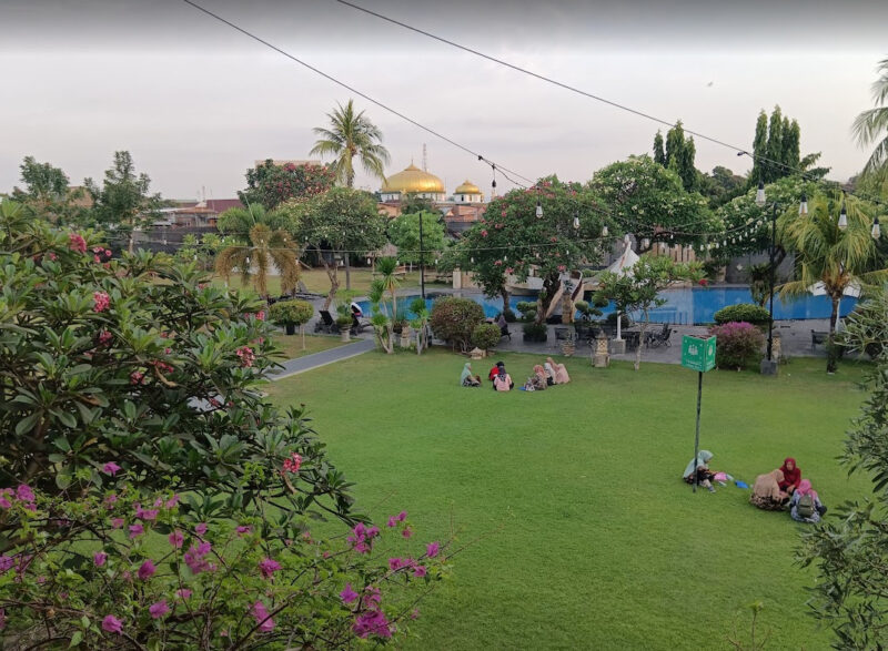 lapangan rumput lombok raya hotel