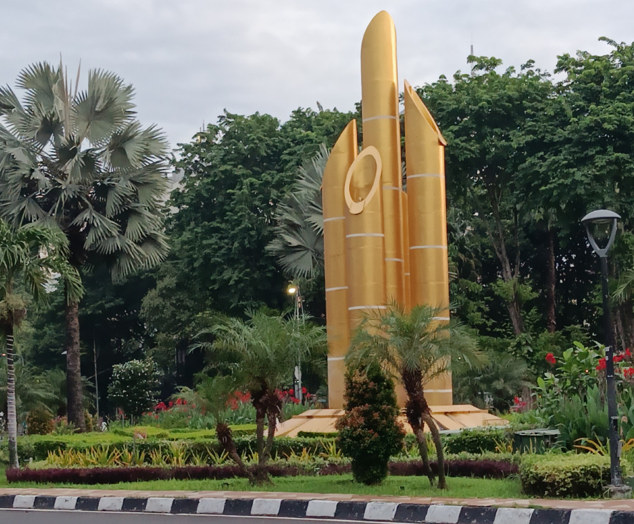 monumen bambu runcing