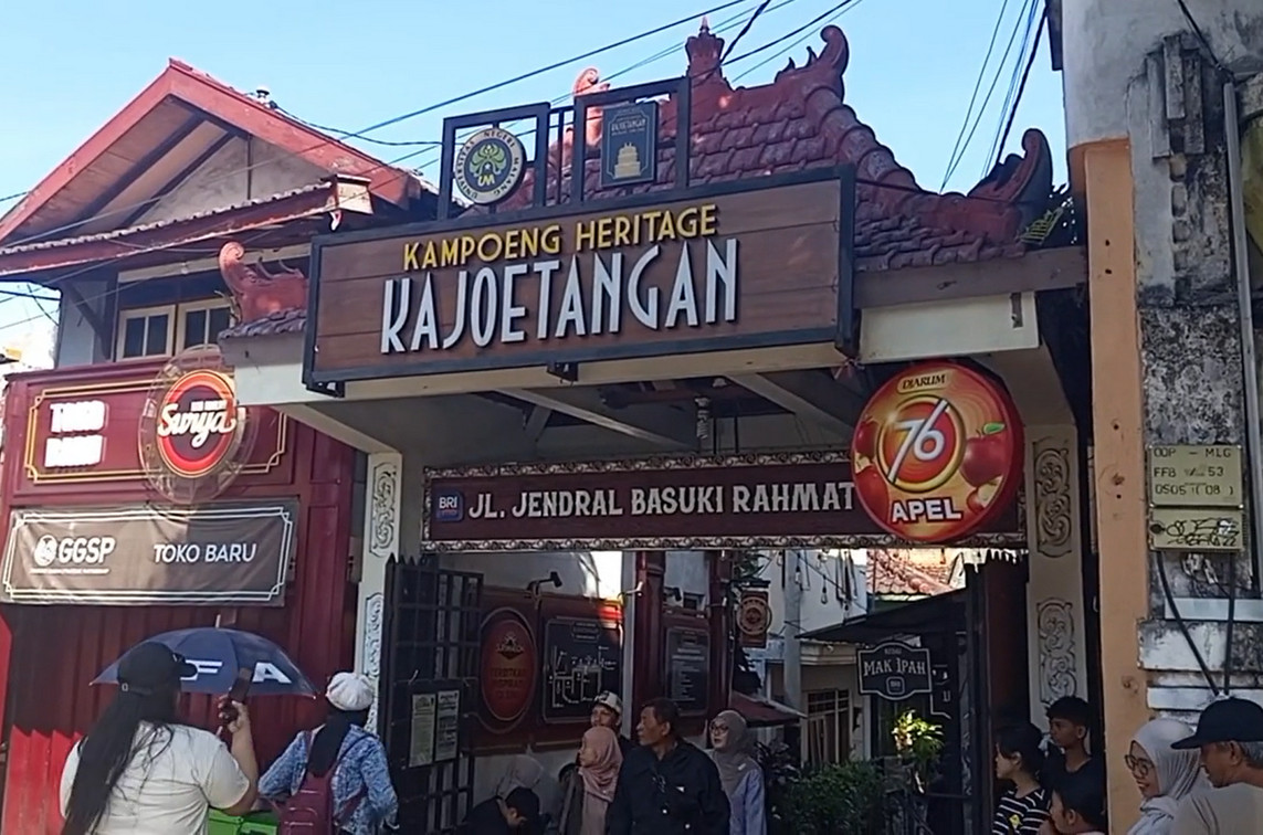 Menyusuri Pagi yang Tenang di Kampoeng Heritage Kajoetangan Malang